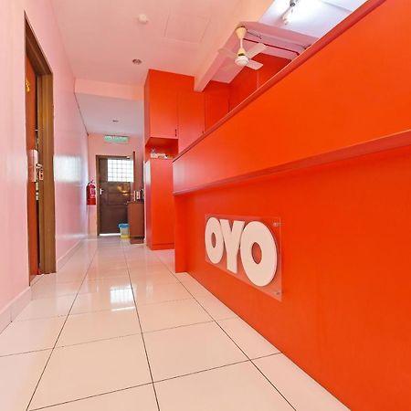 איפוה Oyo 575 Hotel Dns מראה חיצוני תמונה