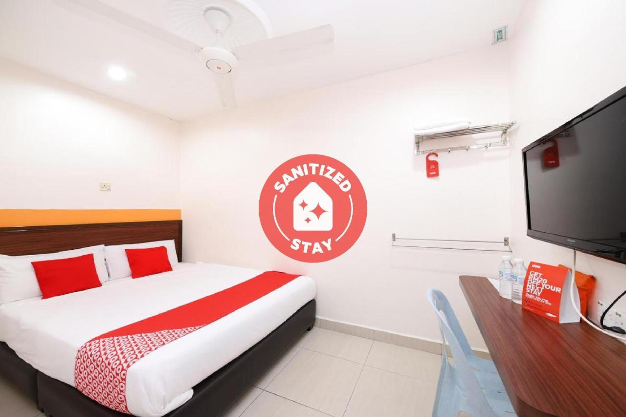 איפוה Oyo 575 Hotel Dns מראה חיצוני תמונה