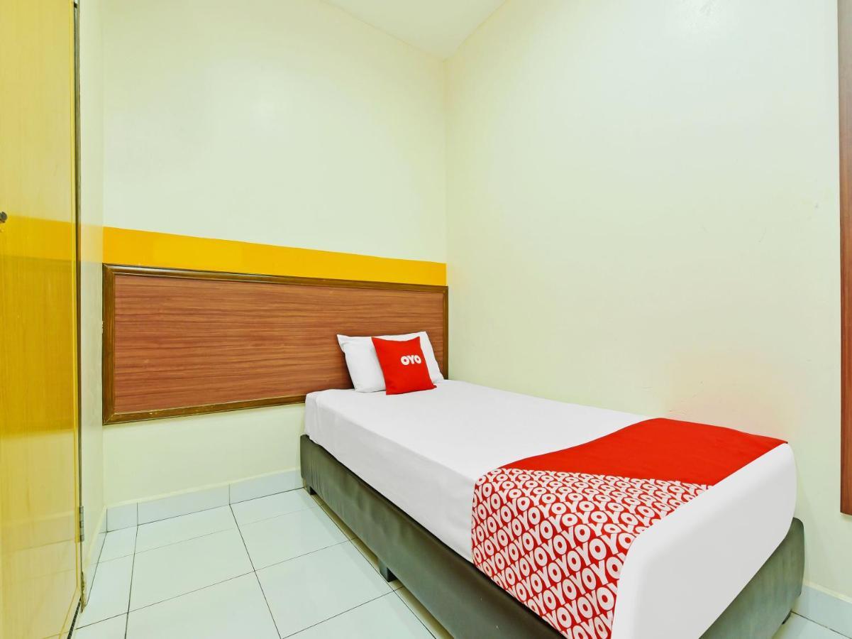 איפוה Oyo 575 Hotel Dns מראה חיצוני תמונה