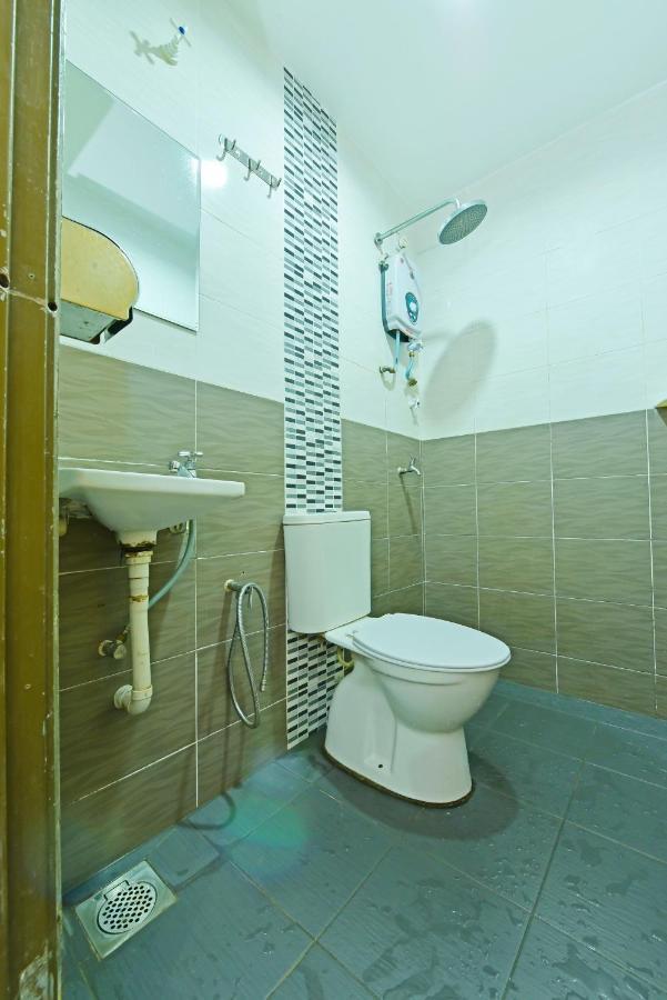 איפוה Oyo 575 Hotel Dns מראה חיצוני תמונה