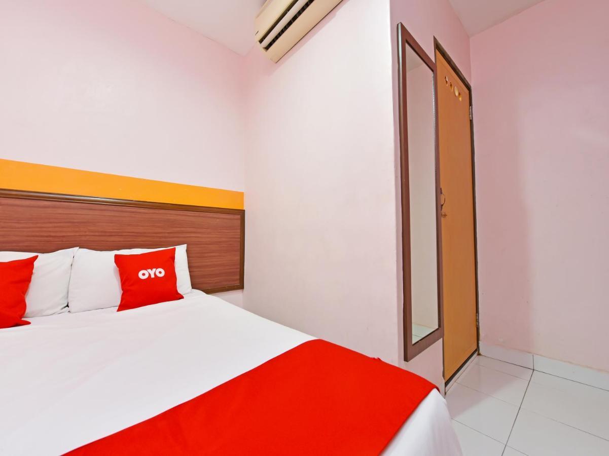 איפוה Oyo 575 Hotel Dns מראה חיצוני תמונה