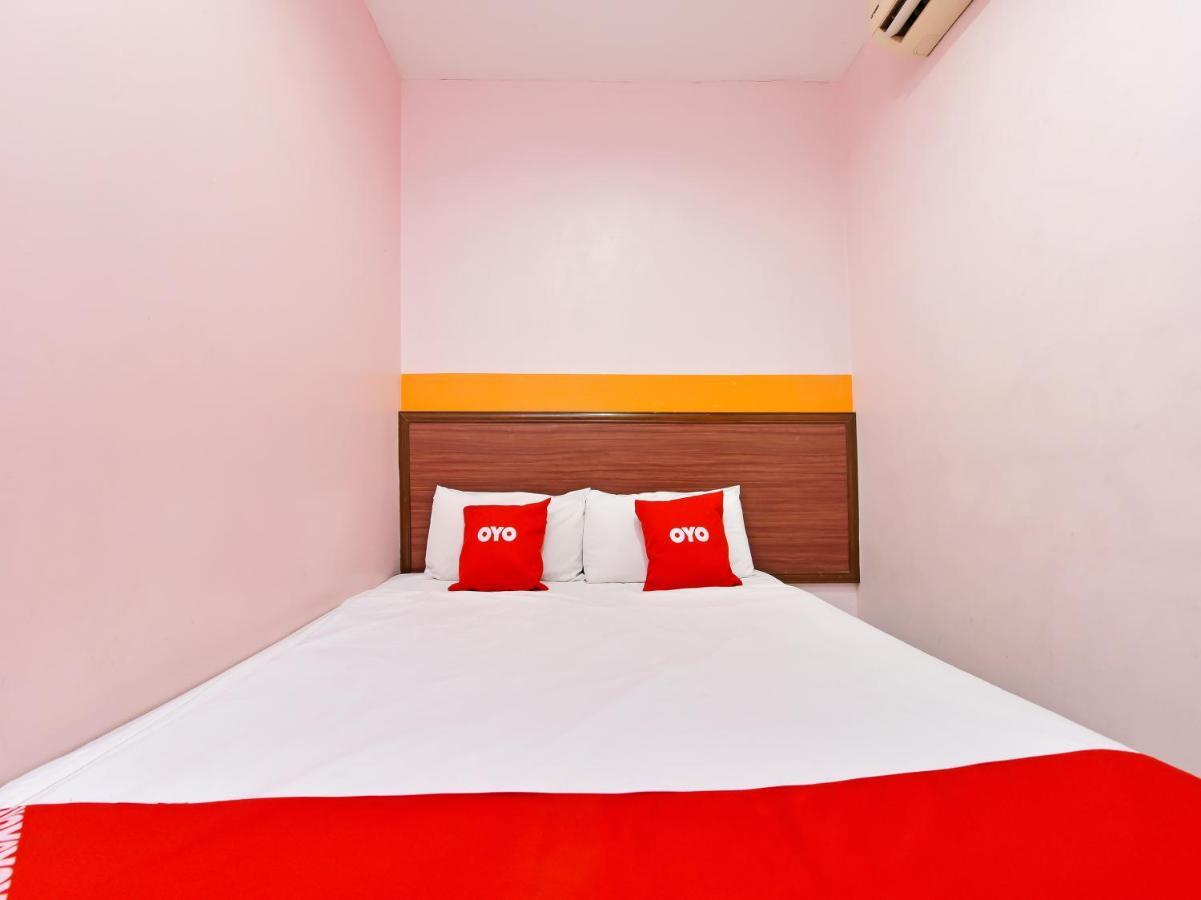 איפוה Oyo 575 Hotel Dns מראה חיצוני תמונה