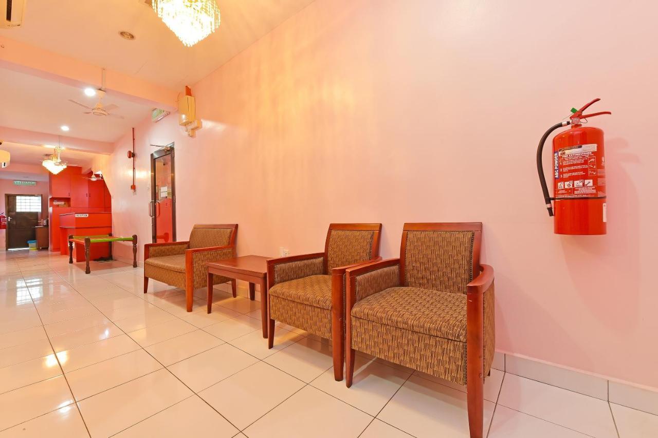 איפוה Oyo 575 Hotel Dns מראה חיצוני תמונה