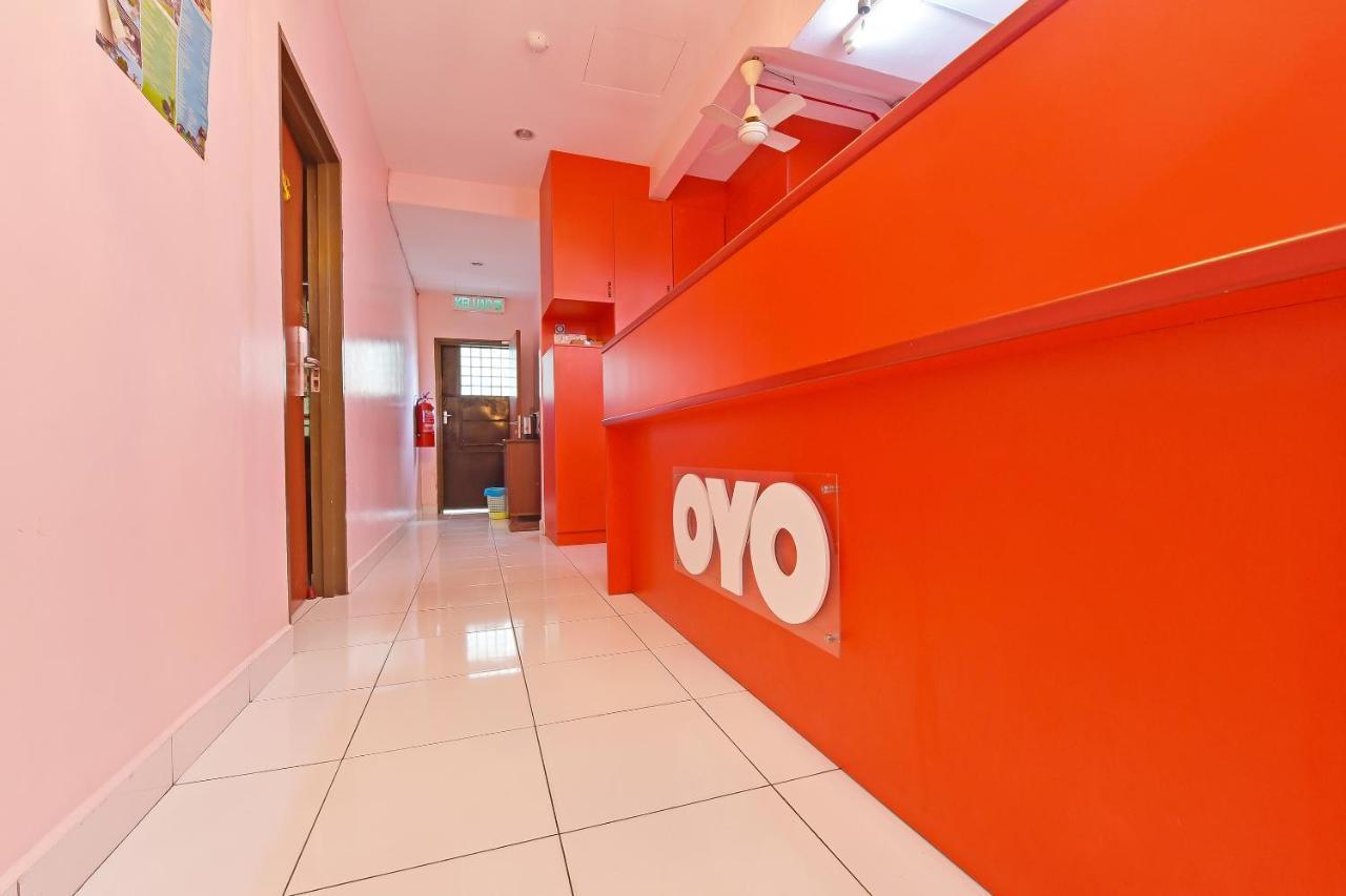 איפוה Oyo 575 Hotel Dns מראה חיצוני תמונה