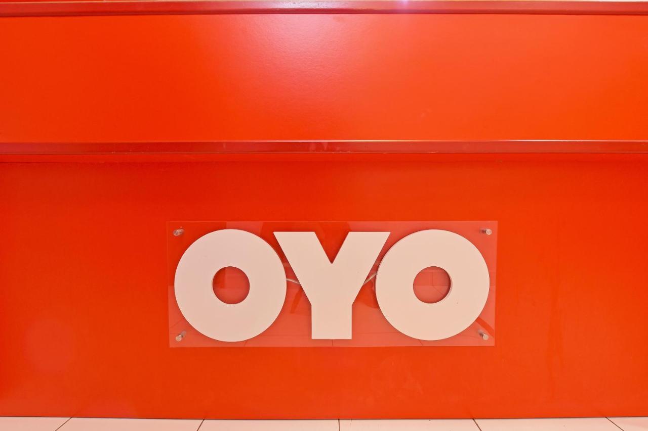 איפוה Oyo 575 Hotel Dns מראה חיצוני תמונה