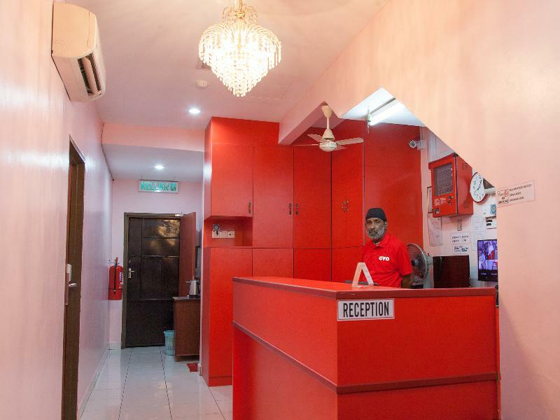 איפוה Oyo 575 Hotel Dns מראה חיצוני תמונה
