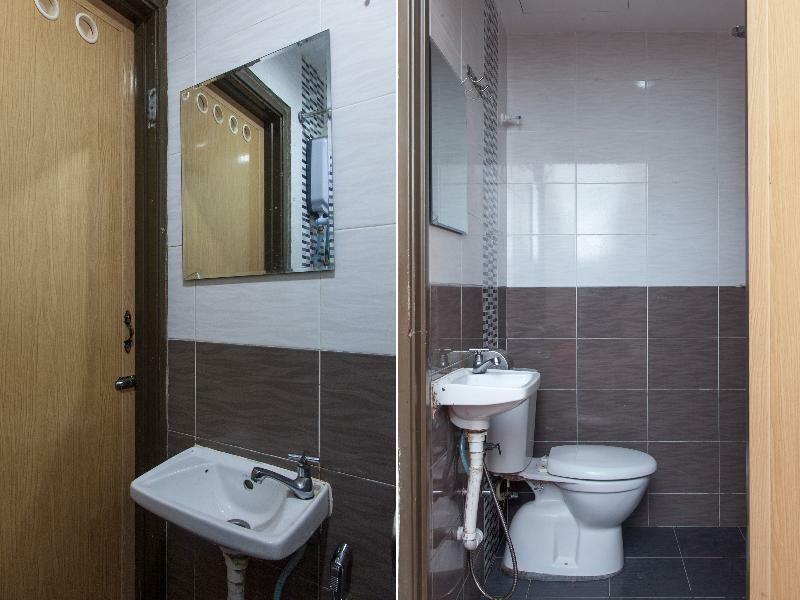 איפוה Oyo 575 Hotel Dns מראה חיצוני תמונה